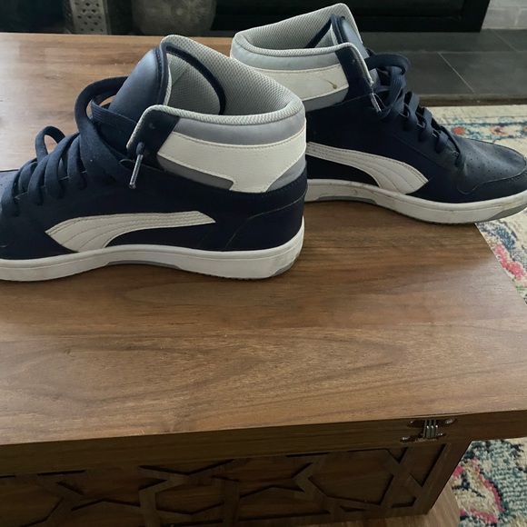 Puma - Picture 3 of 4